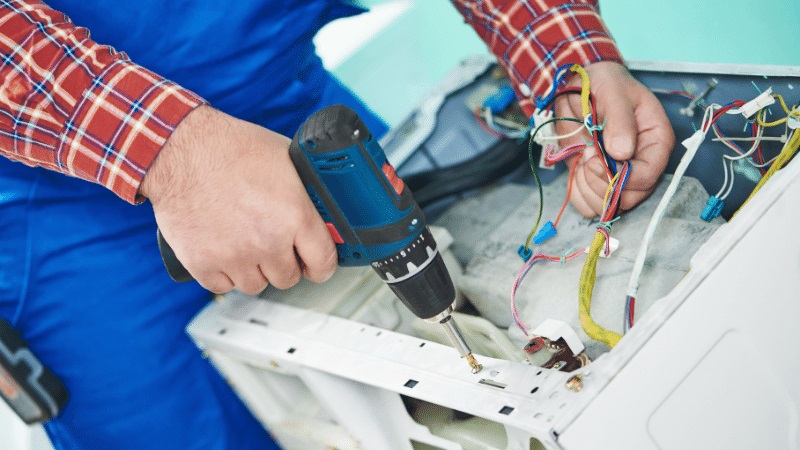 Büyükçekmece Whirlpool Whirlpool çamaşır makinesi kart tamiri – Su almama arızası orijinal parça ile giderildi. - Teknik servis örneği